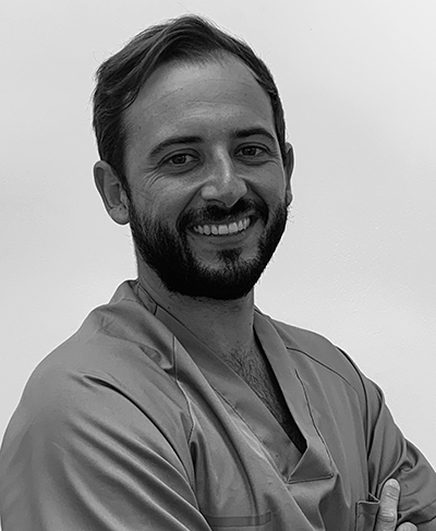Javier - Cirujano implantologo